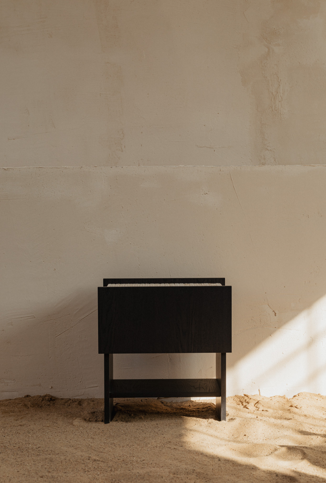 Noto bedside table